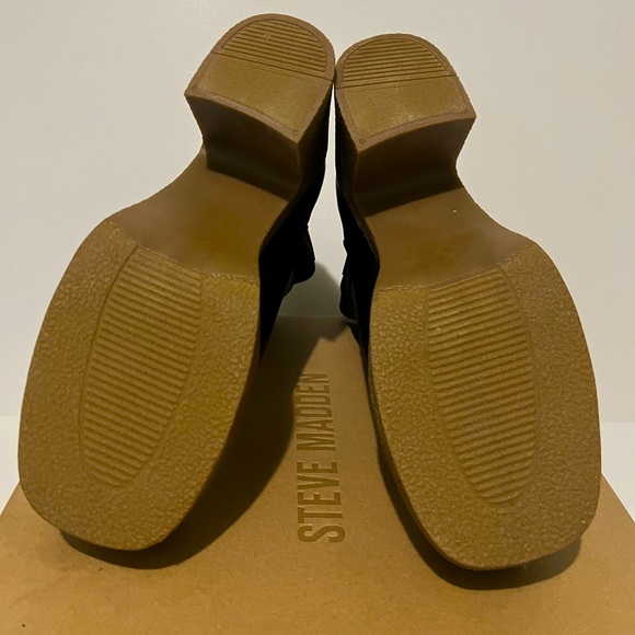 Steve Madden Beneficial Bootie - Picture 6 of 8